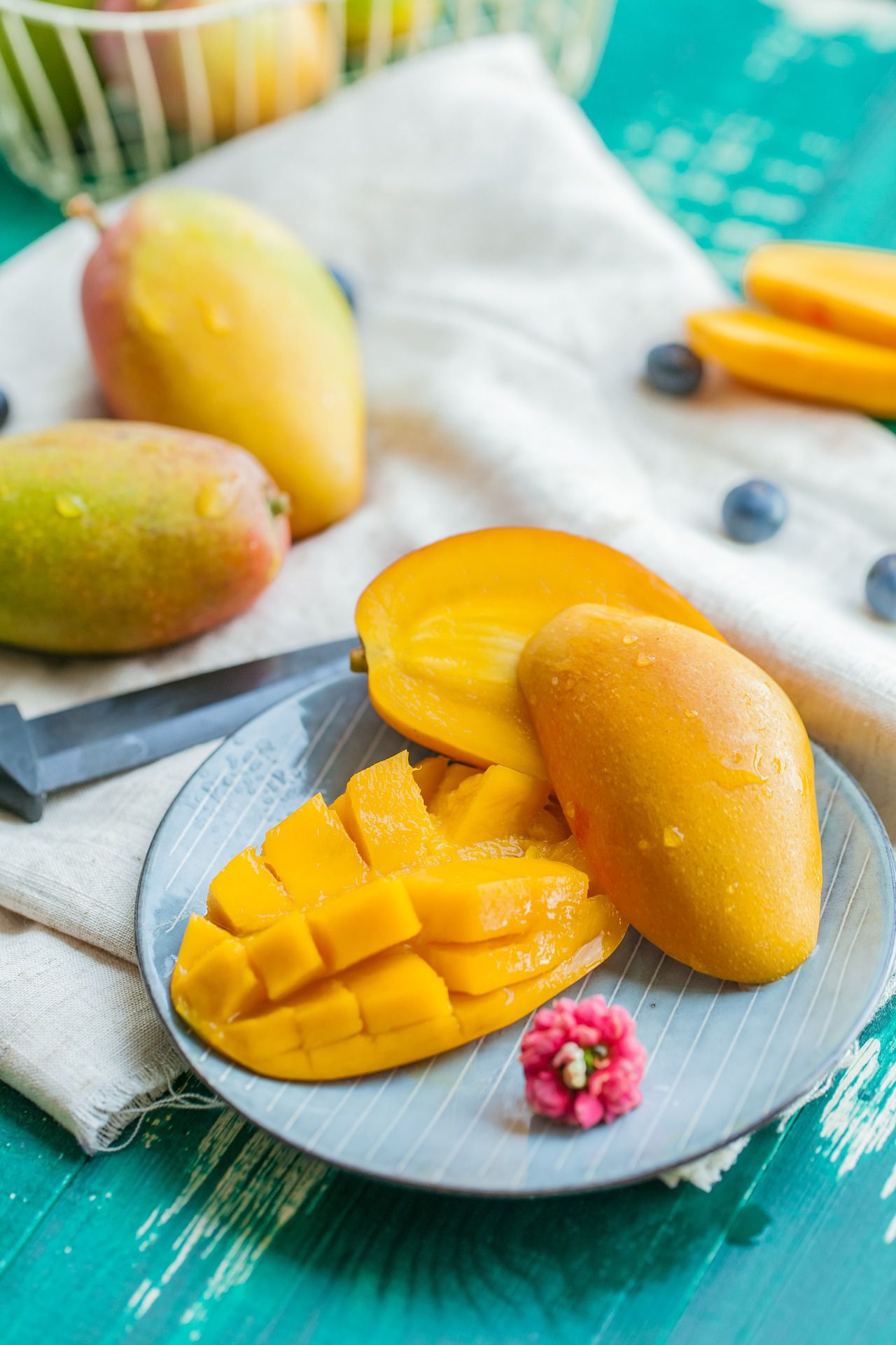 FRUITS ARE AWESOME: MANGOES